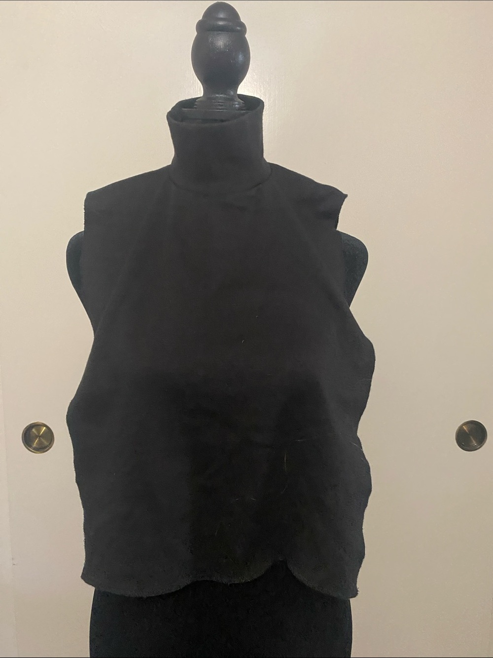 Women's Black Sleeveless Mock Turtleneck